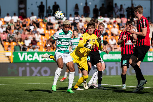Brommapojkarnas målvakt Filip Sidklev och Västerås