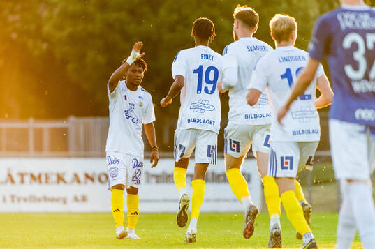 GIF Sundsvalls spelare jublar