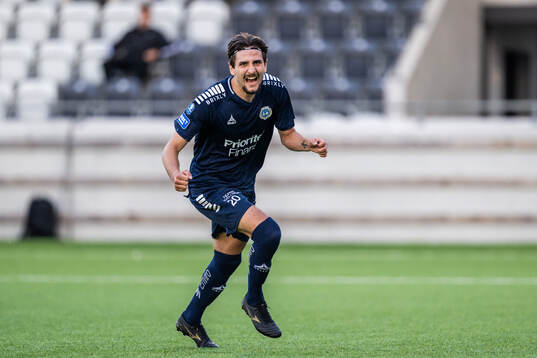 Utsiktens Filip Trpcevski jublar efter att han gjort 1-0