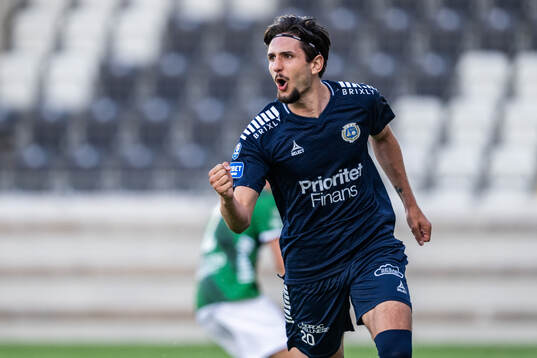Utsiktens Filip Trpcevski jublar efter att han gjort 1-0