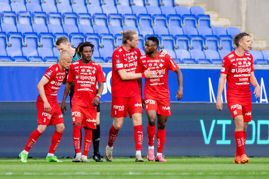 Värnamos spelare jublar