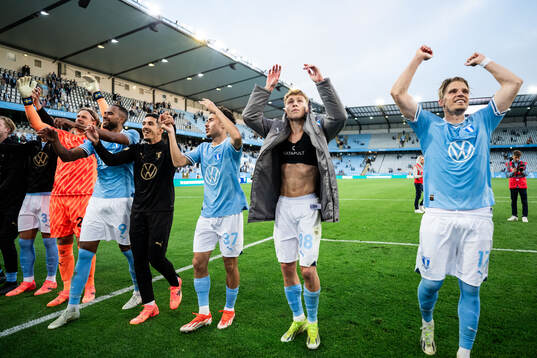 Malmö FFs Adrian Skogmar, Hugo Bolin och Jens Stryger Larsen jublar