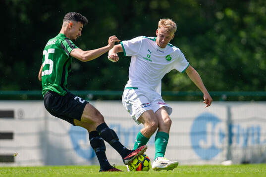 Högaborgs Adham El Youssef och IFK Hässleholms Johan