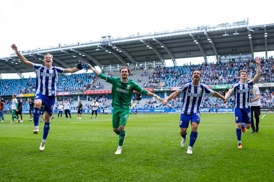 IFK Göteborgs spelare jublar