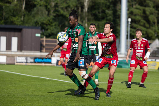 Varbergs Azeez Temitope Yusuf och Skövde AIKs Armend Suljev