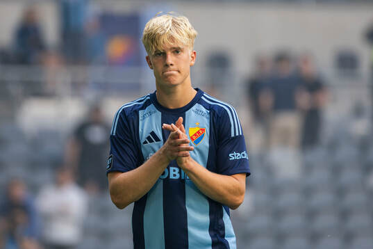 Djurgårdens Lucas Bergvall tackar publiken
