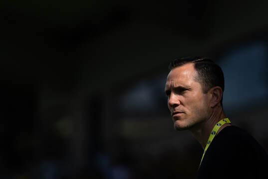 Häckens sportchef Martin Ericsson innan fotbollsmatchen i