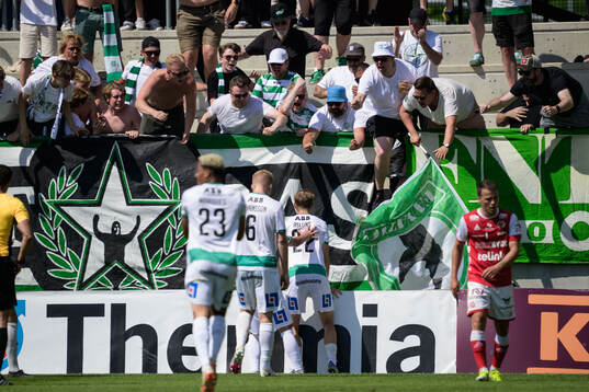 Västerås Patric Åslund jublar efter 0-1