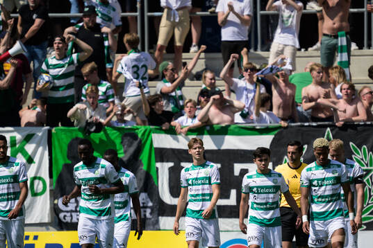 Västerås Patric Åslund jublar efter 0-1
