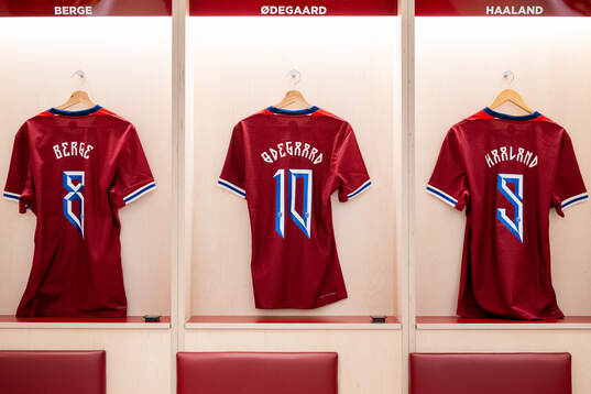 The kits of Sander Berge, Martin Ødegaard and Erling Braut