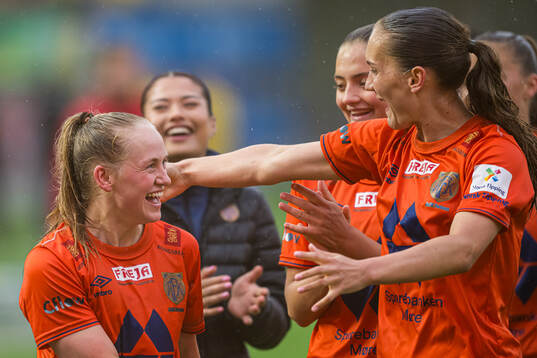 Ingeborg Skretting and Hanna Bråten Gravem of AaFK Fortuna celebrates