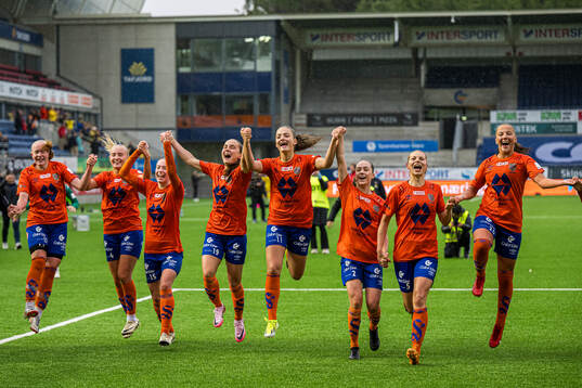 Amalie Røys, Madelen Eid, Helle Olsen Rindal, Maria Herdel Pedersen, Guro Hammer Røn, Anna Constance Blindheim, Sofie Emilie Riis and Hanna Bråten Gravem of AaFK Fortuna celebrates