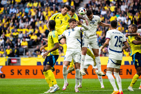 Victor Nilsson Lindelöf and Gustaf Nilsson of Sweden against Dusan Vlahovic and Sergej Milinkovic-Savic of Serbia