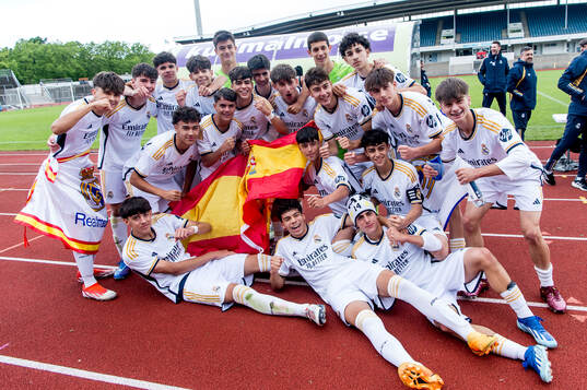 Real Madrids spelare jublar