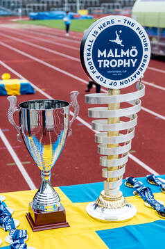 Silver och guldpokalen i F15 finalen mellan Aalborg BK och Sporting Club de Portugal i Malmö Trophy den 9 juni 2024 i Malmö. 