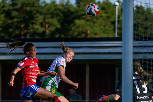 Vittsjös Elisabet Klinga och Hammarbys Julie Blakstad