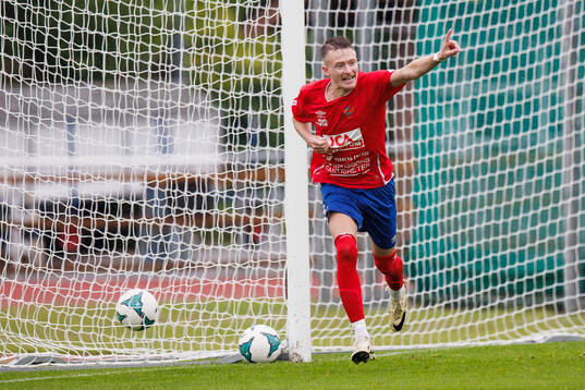 Varbergs Rasmus Cronvall jublar efter 2-1