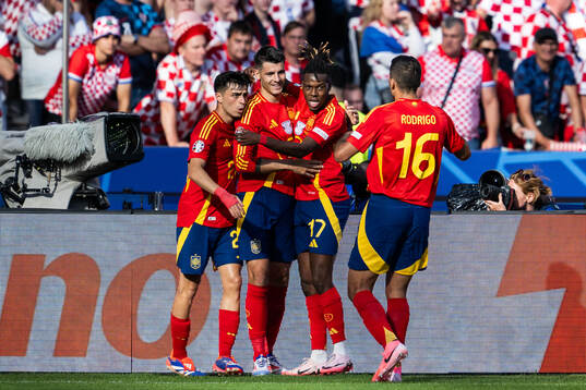 Pedri, Alvaro Morata, Nicholas Williams and Rodrigo Hernandez of Spain celebrate after 1-0
