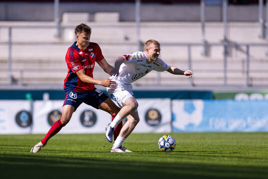 Östers Thorri Mar Thorisson och Östersunds Simon Kroon