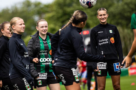Varbergs spelare värmer