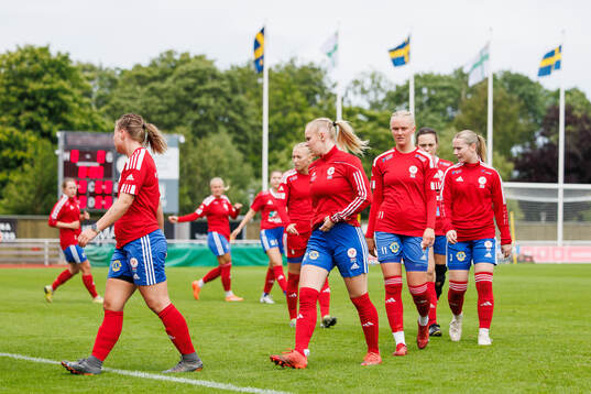 Vellinges spelare värmer