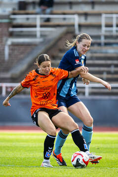 Kristianstads Tabitha Michelle Tindell och Djurgårdens Ina