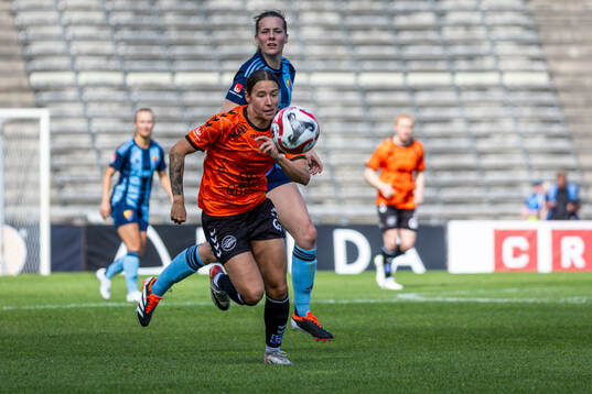 Kristianstads Tabitha Michelle Tindell och Djurgårdens Ina