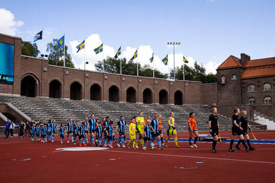 Djurgårdens och Kristianstads spelarna i lineup
