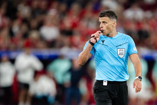 Referee Jesus Gil Manzano