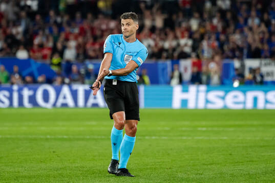 Referee Jesus Gil Manzano