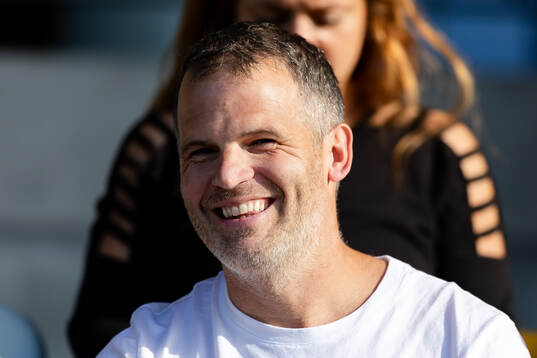 Robert Vilahamn på läktarplats