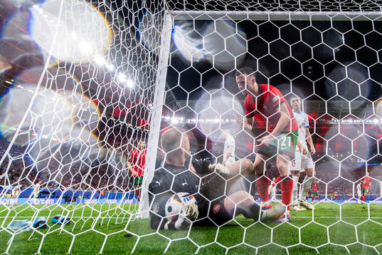 goalkeeper Jindfich Stanek of Czech Republic and Diogo Jota