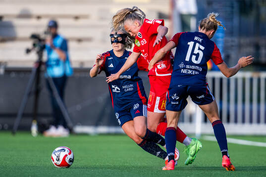 +fccfc19+och Jessica Wik mot KIF Örebros Molly Johansson