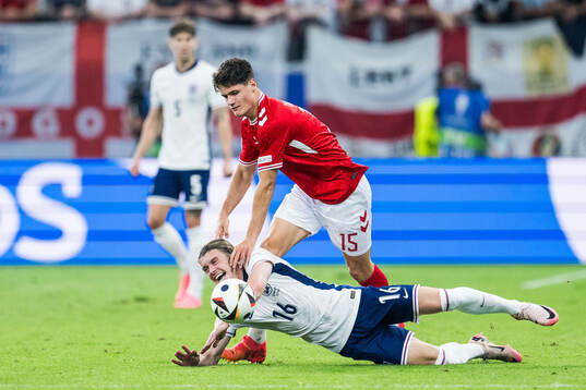 Christian Nørgaard of Denmark and Conor Gallagher of