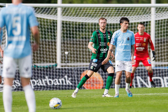 Varbergs Niklas Dahlström och Gefles Antonio Yakoub