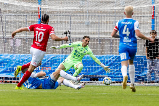 Degerfors Dijan Vukojevic och IK Oddevolds Oscar Ekman
