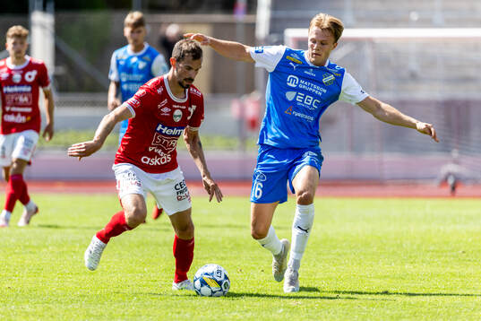 Degerfors Sebastian Ohlsson och IK Oddevolds Gabriel Sandberg