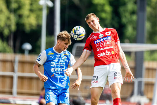 IK Oddevolds Alexander Almqvist och Degerfors Adi Fisic