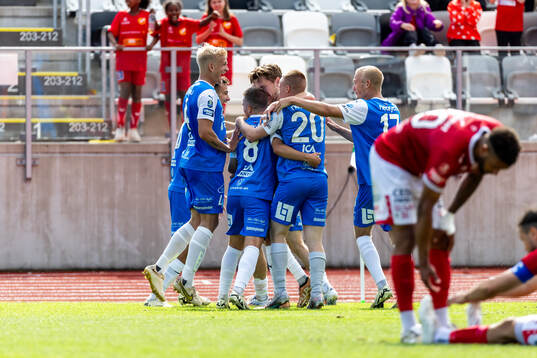 IK Oddevolds Daniel Krezic har gjort 1-1 och jublar