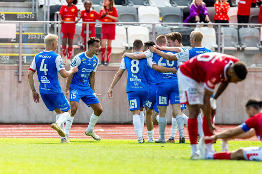 IK Oddevolds Daniel Krezic har gjort 1-1 och jublar