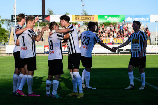 Landskronas Frederik Ihler jublar efter 3-2