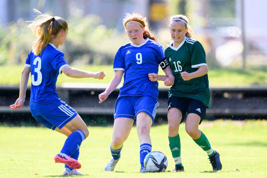 Maja Bohm, Trångfors IF Boden och Ella Packendorff, IF