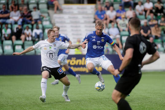GIF Sundsvalls Pontus Engblom och Örebros Jesper Modig