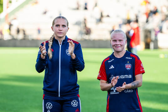 FC Rosengårds Ria Noora Minerva Öling och Anni Hartikainen jublar efter slutsignalen
