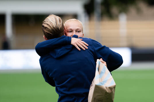FC Rosengårds Sofie Bruun Bredgaard får avskedspresent