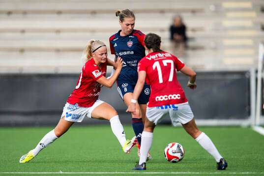FC Rosengårds Rebecca Knaak  mot Trelleborgs Lova