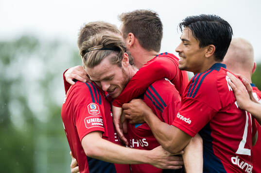 Östers Daniel Ljung jublar efter 1-4