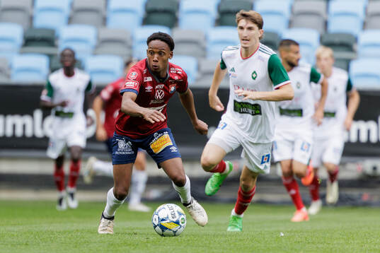 Örgrytes Aydarus Abukar och Skövde AIKs Hugo Engström