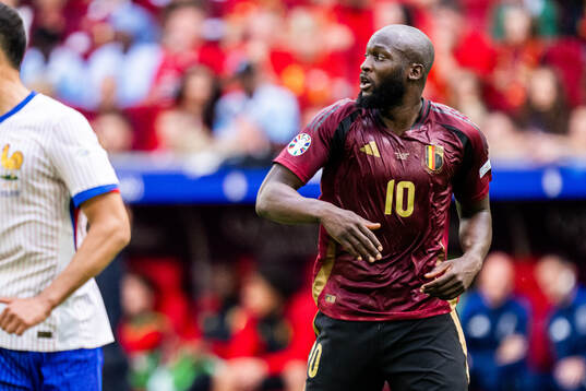 William Saliba of France and Romelu Lukaku of Belgium