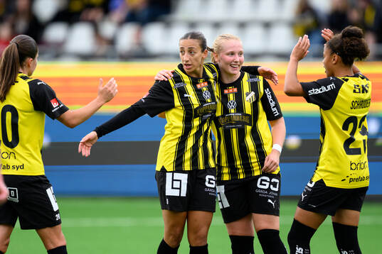 Häckens Rusul Rosa Kafaji och Johanna Fossdalsá Sørensen